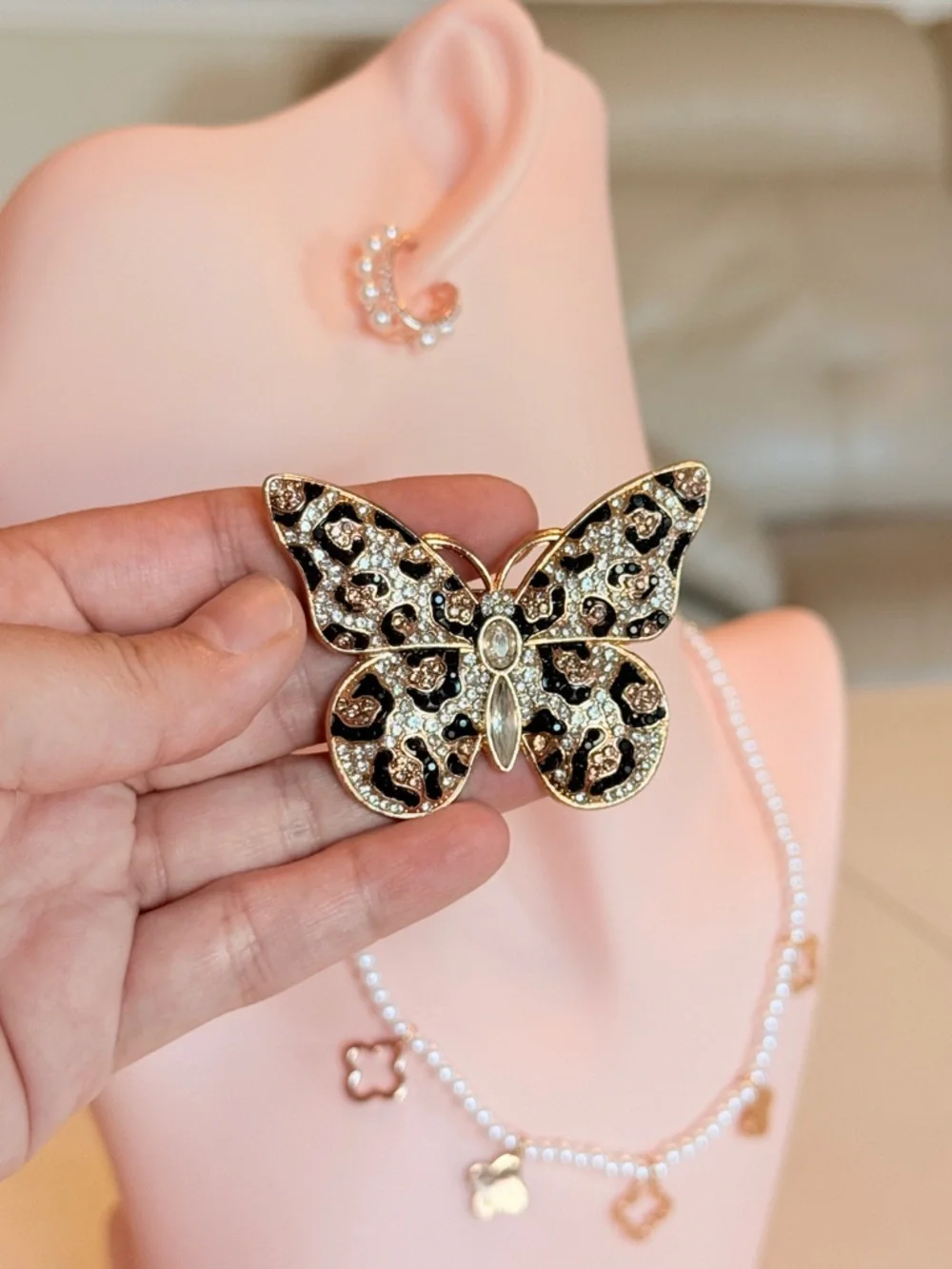 Gold-Tone Leopard Print Butterfly Brooch - Elegant Women Jewelry - Picture 10 of 10